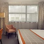 ホテル メルキュール クレルモン フェラン サントル ジュード 4*