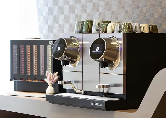 Отель Mercure Ferrand Centre Jaude 4*